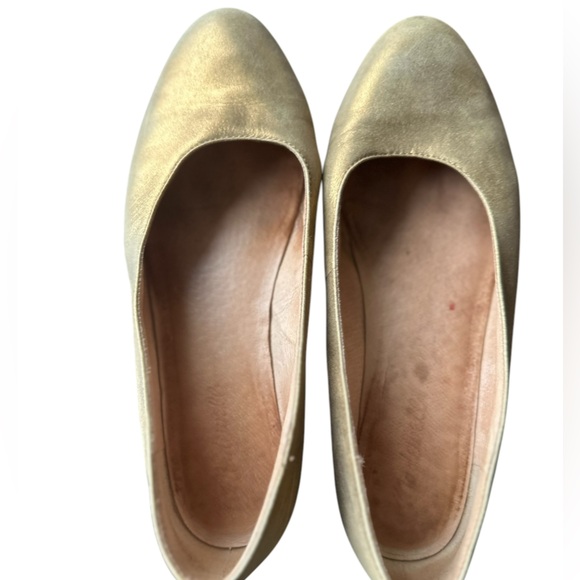 Madewell Leia Metallic Gold Shimmer Rounded Toe
Ballet Flats - Picture 2 of 15